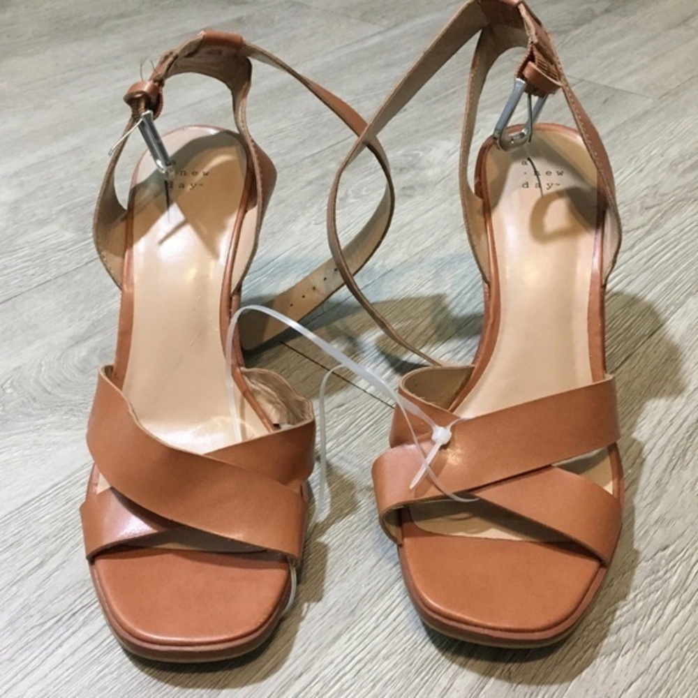 NWOT Tan Crisscross Strap Cork Wedges Sandals New